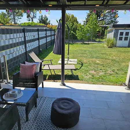 Modernes Haus Nahe Mit Garten & Terrasse